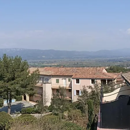 Apartment T2 Climatise Avec Belle Vue , Golf De Pont-royal