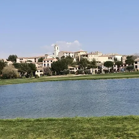 Apartment T2 Climatise Avec Belle Vue , Golf De Pont-royal *