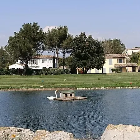 T2 Climatise Avec Belle Vue , Golf De Pont-royal Apartment Mallemort