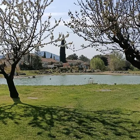 T2 Climatise Avec Belle Vue , Golf De Pont-royal *