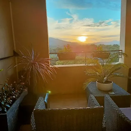 T2 Climatise Avec Belle Vue , Golf De Pont-royal Apartment Mallemort