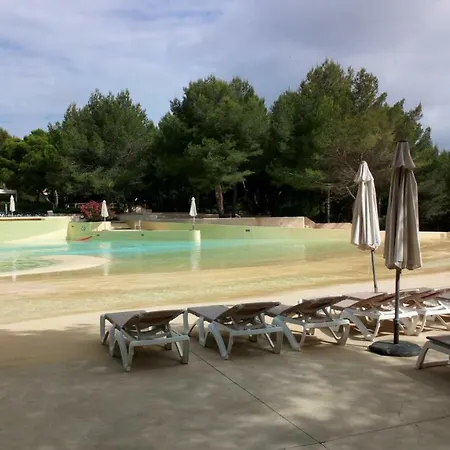 T2 Climatise Avec Belle Vue , Golf De Pont-royal Apartment